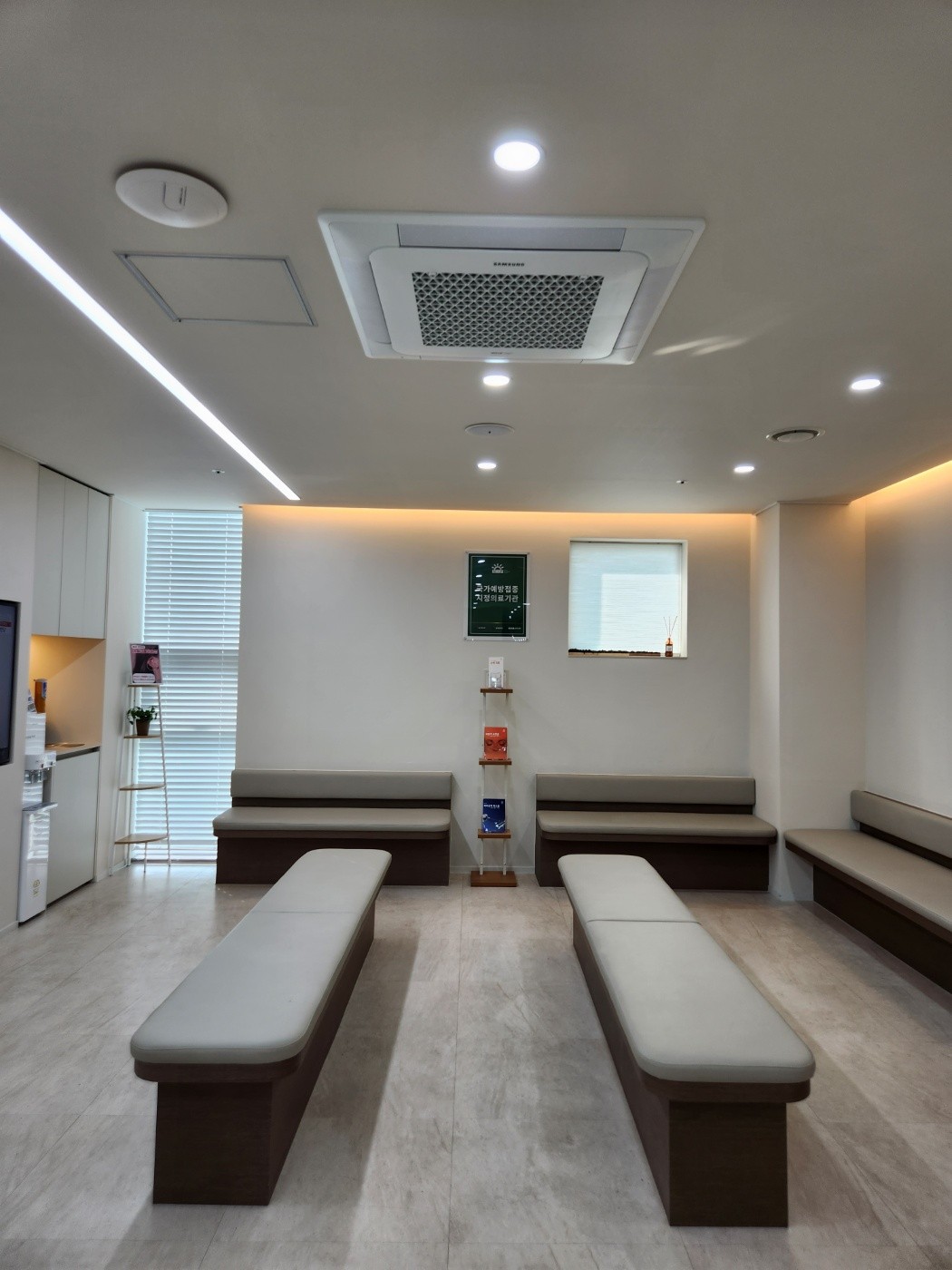 [감성의원]대기실2.jpg